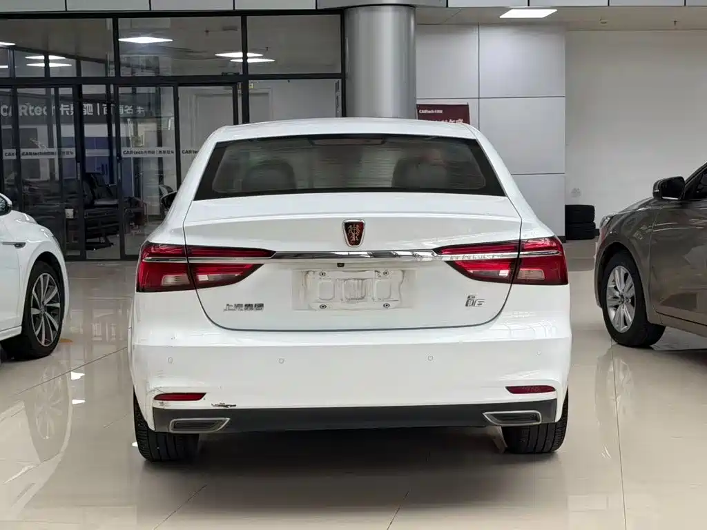 Roewe i6 2022 2020 PLUS 1.6L CVT 4G Connected Glory Ultimate Edition