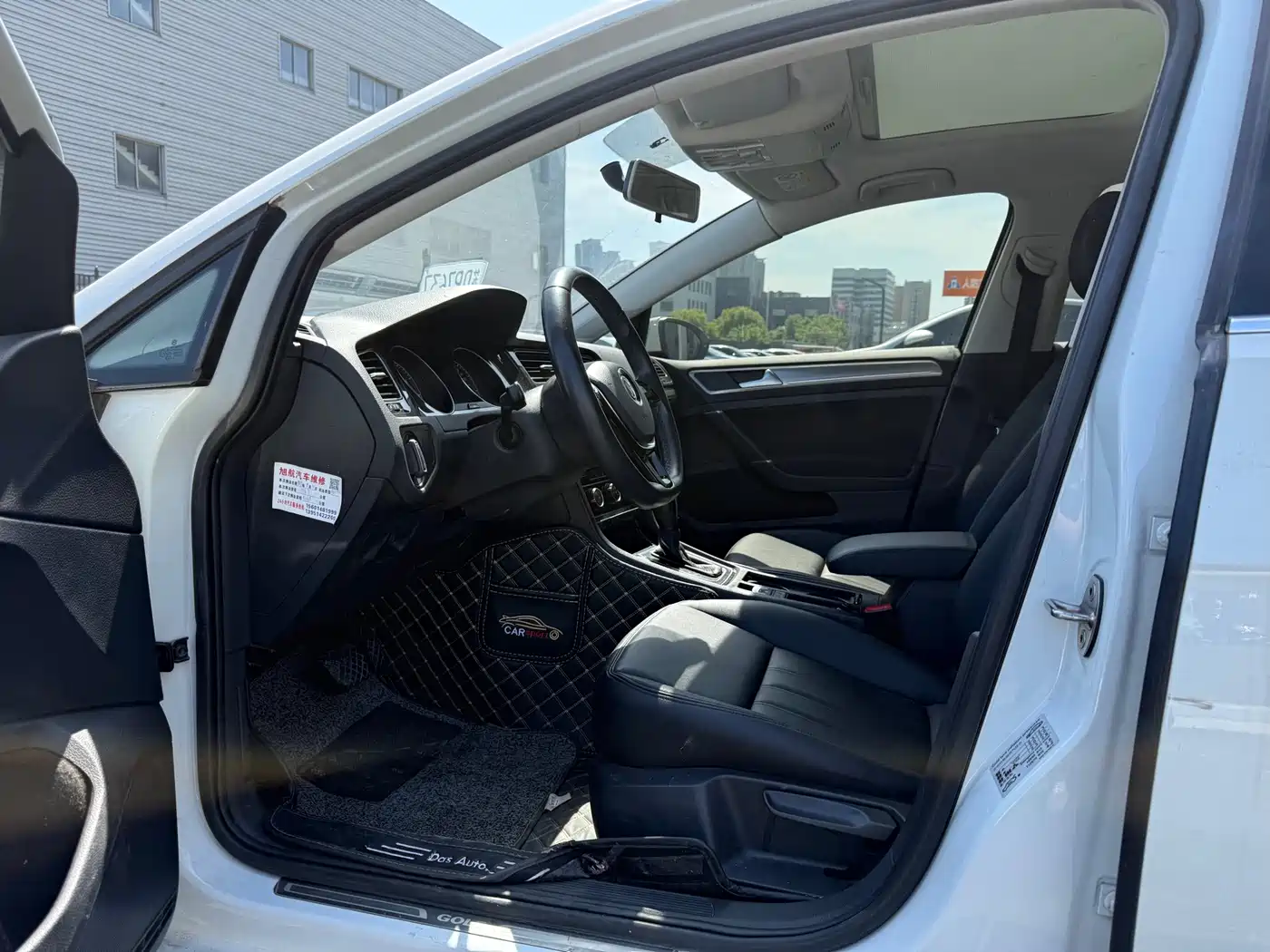 Volkswagen Golf 2020 Beloved Edition 200TSI DSG Comfort фото 13