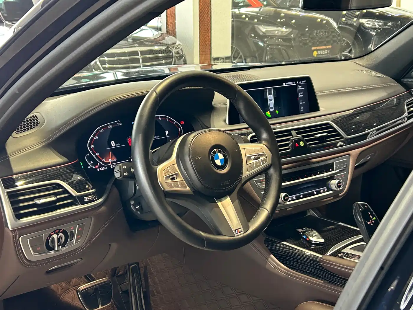 BMW 7 Series 2021 Model 730Li M Sport Package фото 3