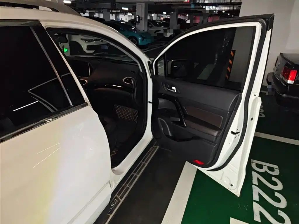 GAC Trumpchi Trumpchi GS4 2018 235T Automatic 2WD Luxury Smart Connect Million Commemorative Edition фото 20