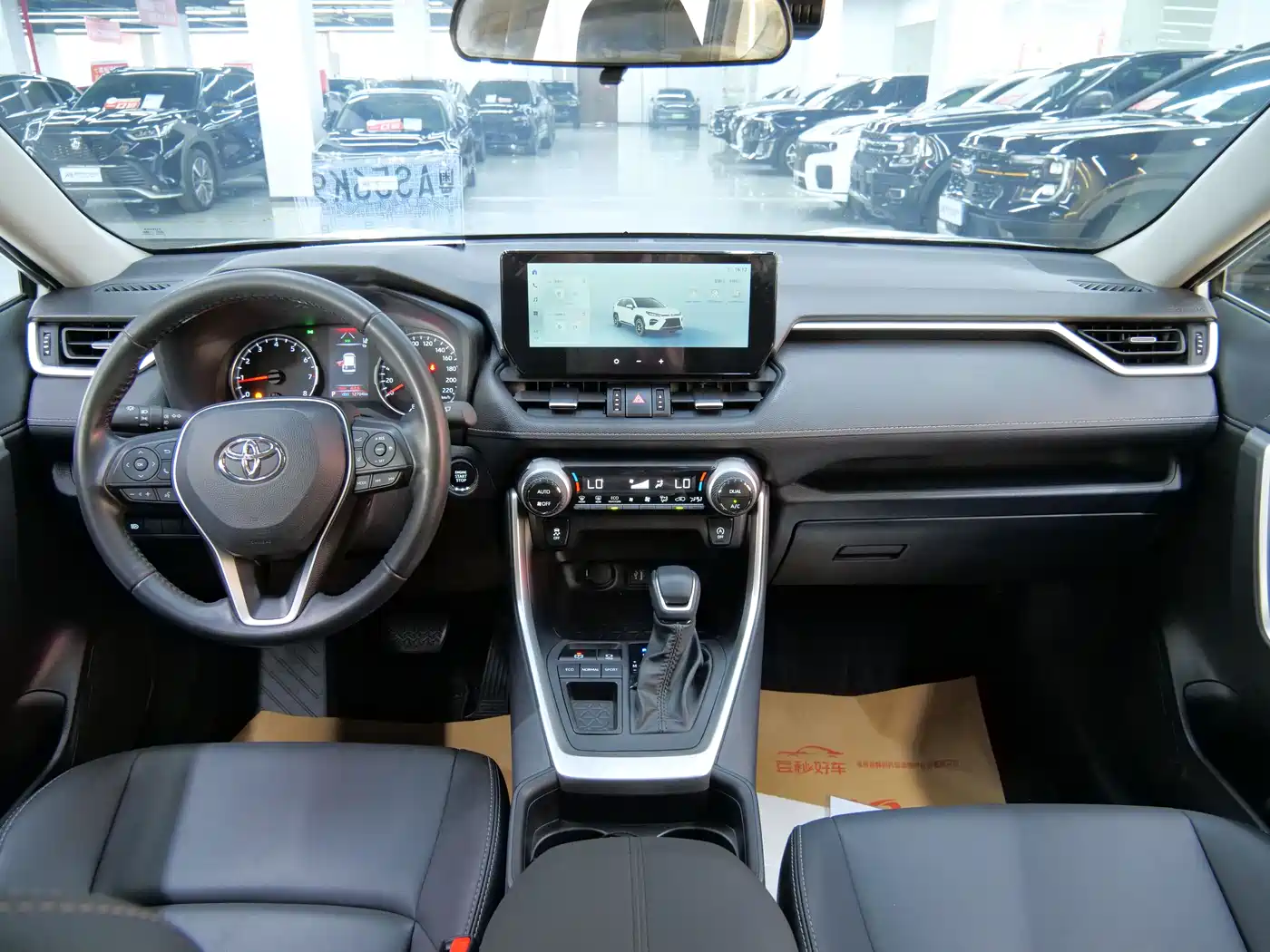 Toyota Wildlander 2023 2.0L CVT FWD Urban фото 10