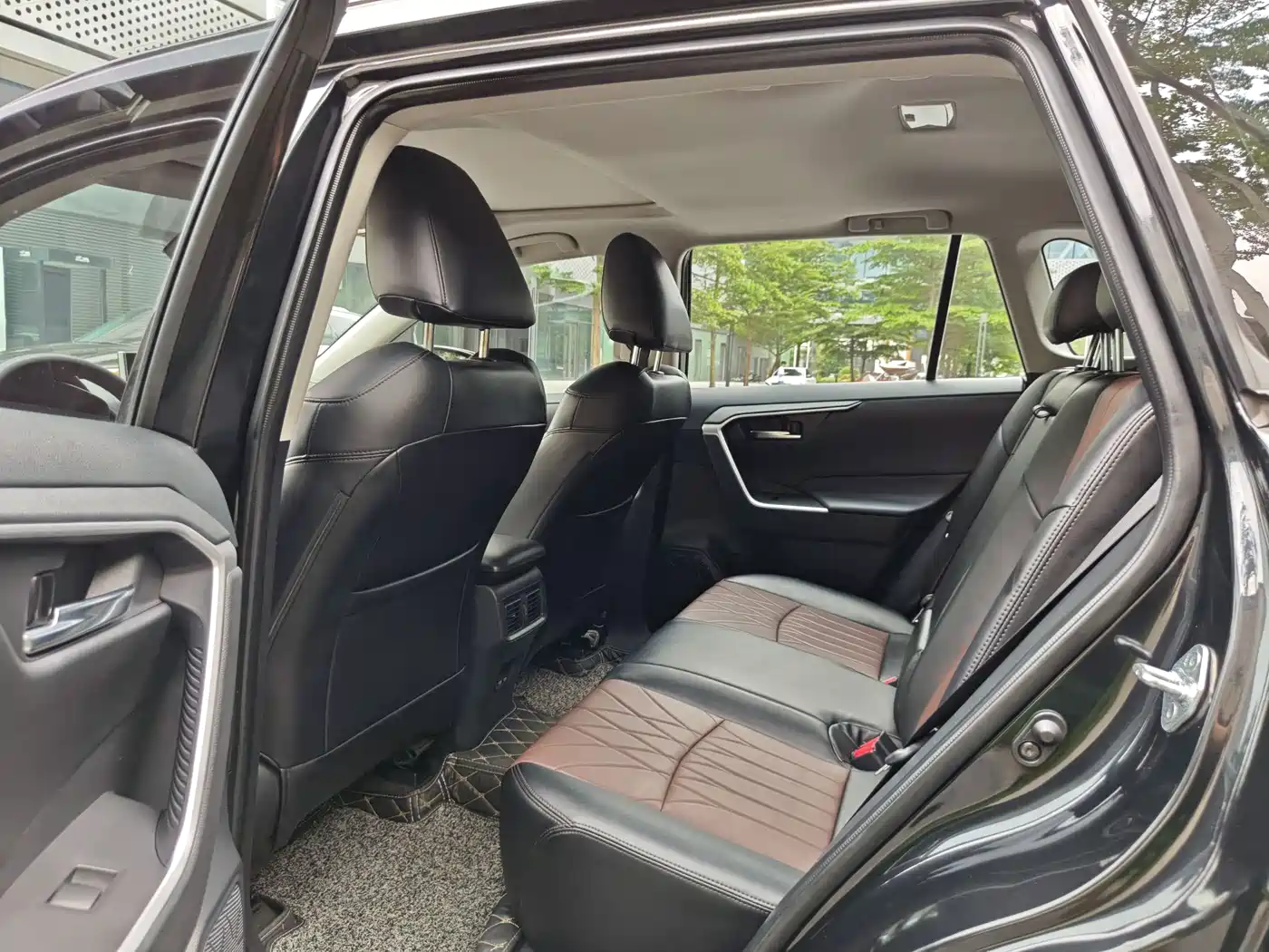 Toyota RAV4 Rongfang 2022 2.0L CVT 2WD Trend Edition фото 5