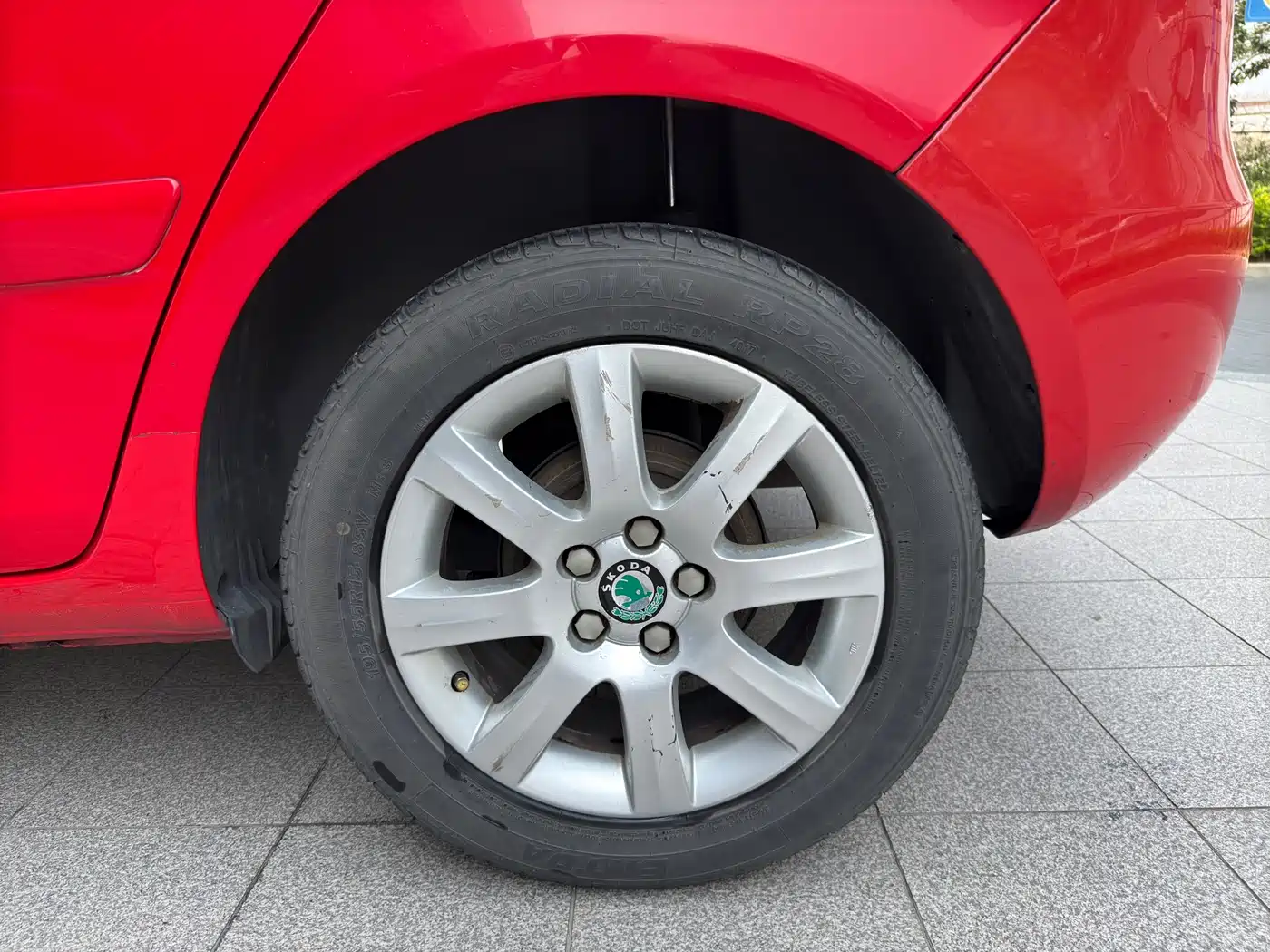 Škoda Fabia 2009 Model 1.6L Automatic JingLing Edition фото 15