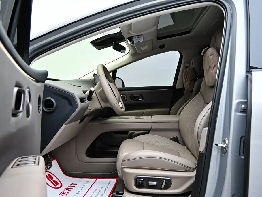 Li Auto Li i8 2026 2025 Standard Edition