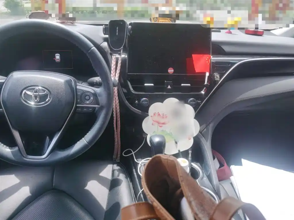 Toyota Camry 2021 2.5G Luxury Edition фото 13