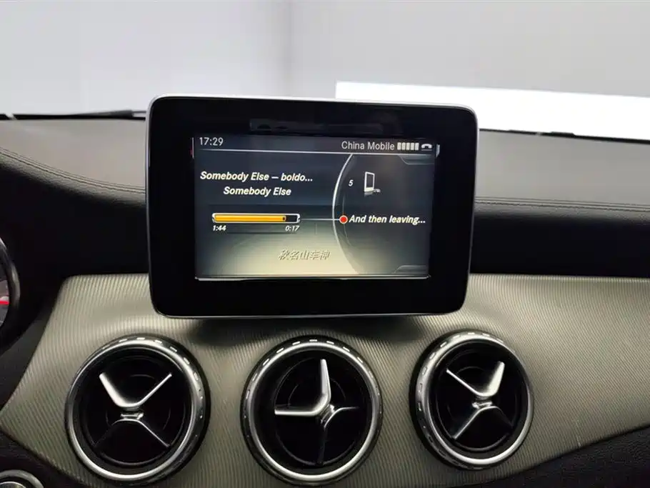 Mercedes-Benz GLA 2016 GLA 200 Fashion фото 13