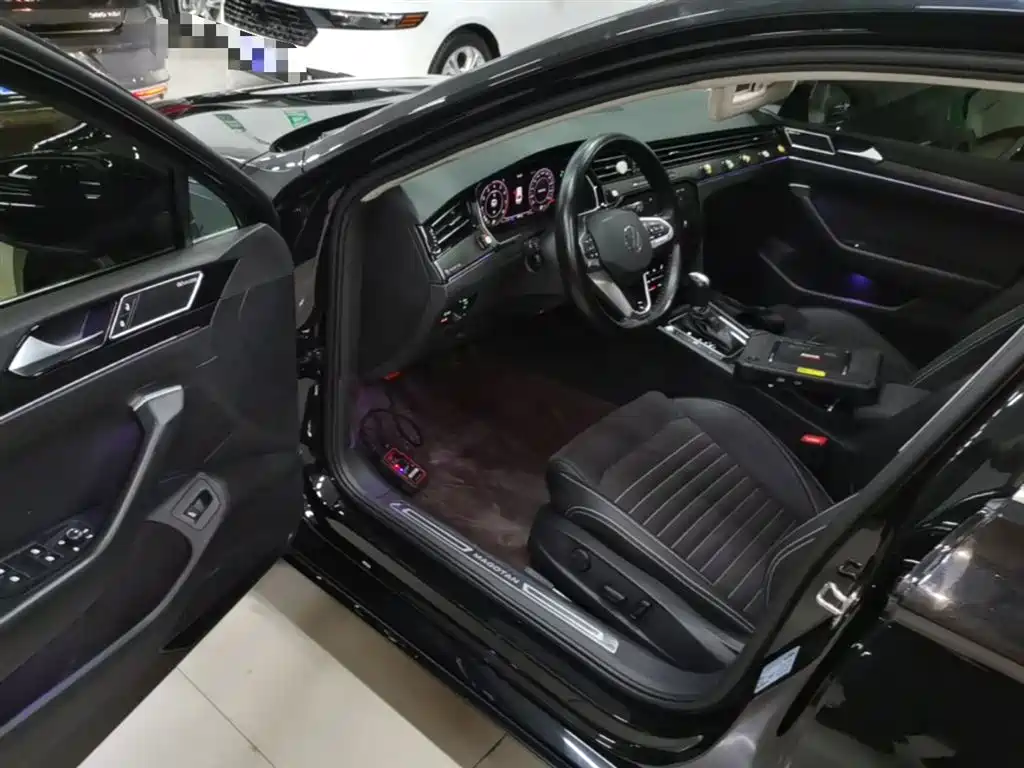 Volkswagen Magotan 2020 330TSI DSG Luxury фото 16