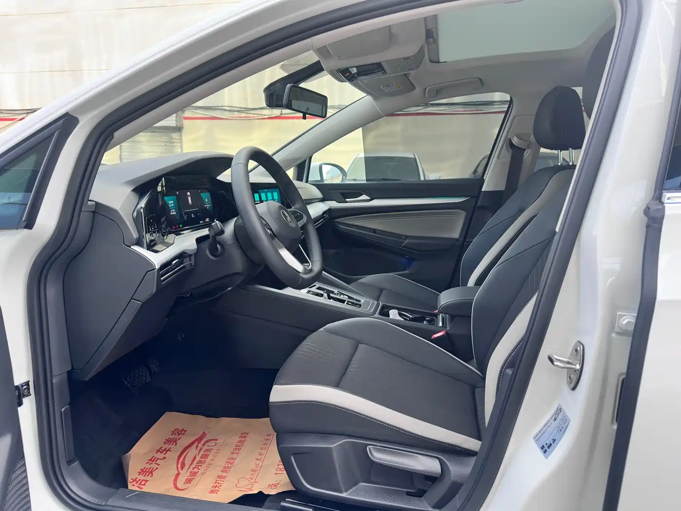Volkswagen Golf 2023 280TSI DSG Pro фото 7