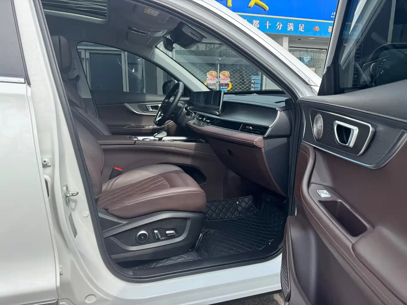 Chery Tiggo 8 PRO 2023 2024 Champion Edition 390T 2WD Peak Edition 5-Seater