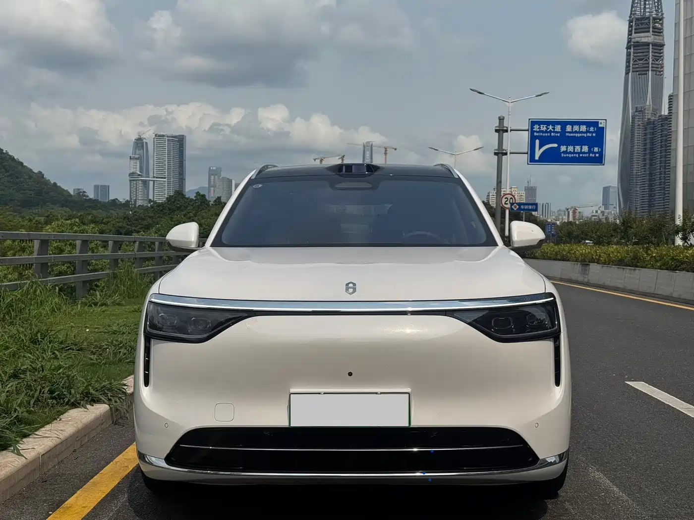 AITO Wenjie AITO M8 2025 Extended Range Ultra 53.4kWh 6-Seater фото 2