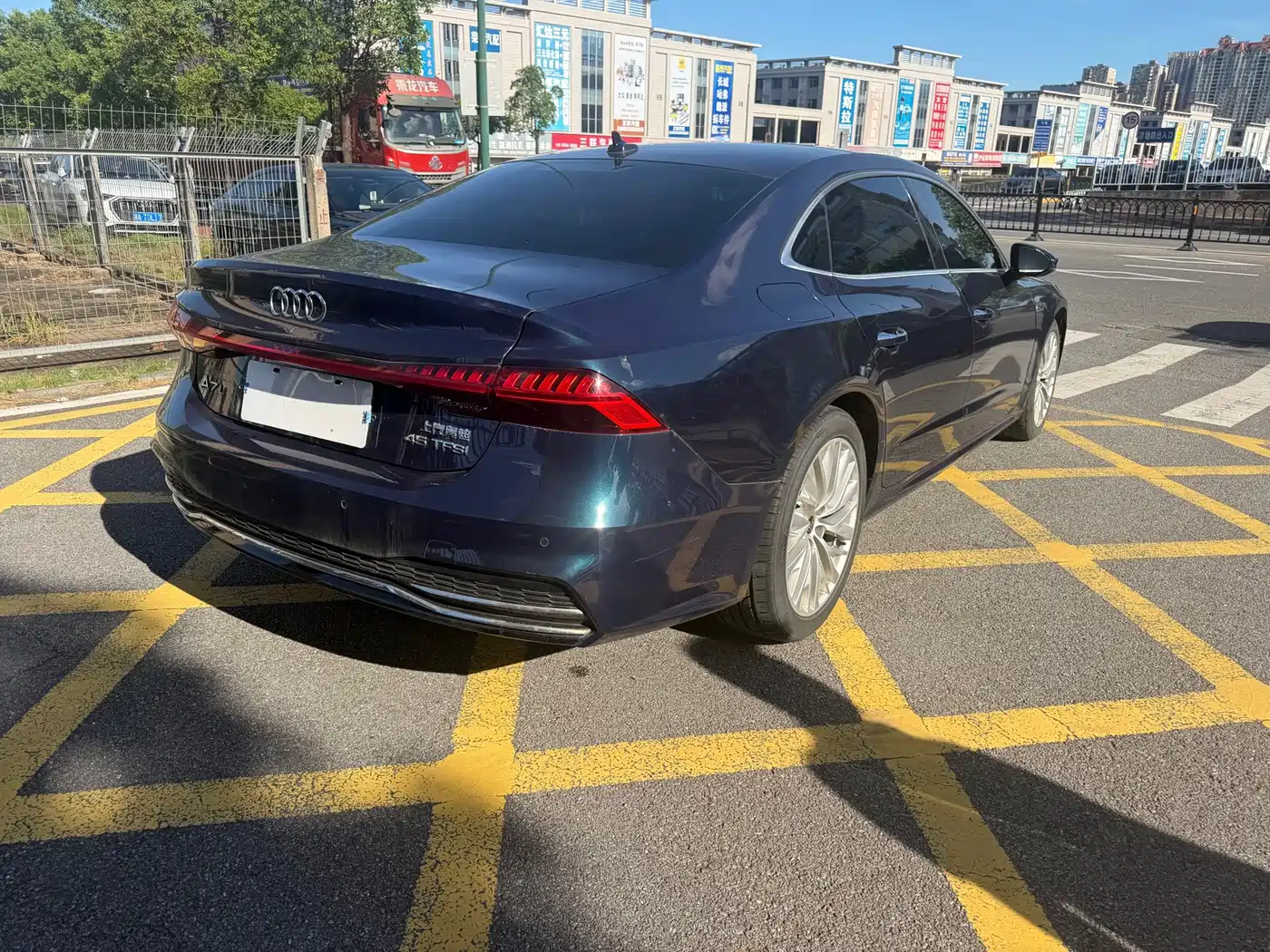 Фото 11 - Audi A7L