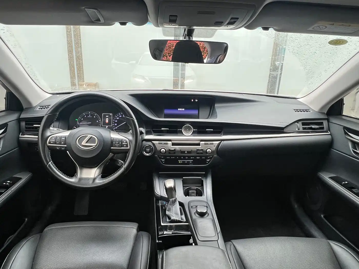 Lexus ES 2015 200 Elite Edition фото 10