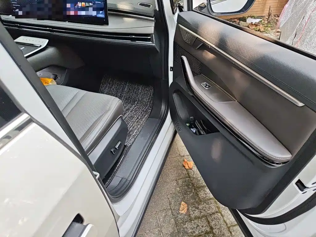Maxus Maxus G70 2024 2024 2.0T Auto Ultimate Edition 7-Seater