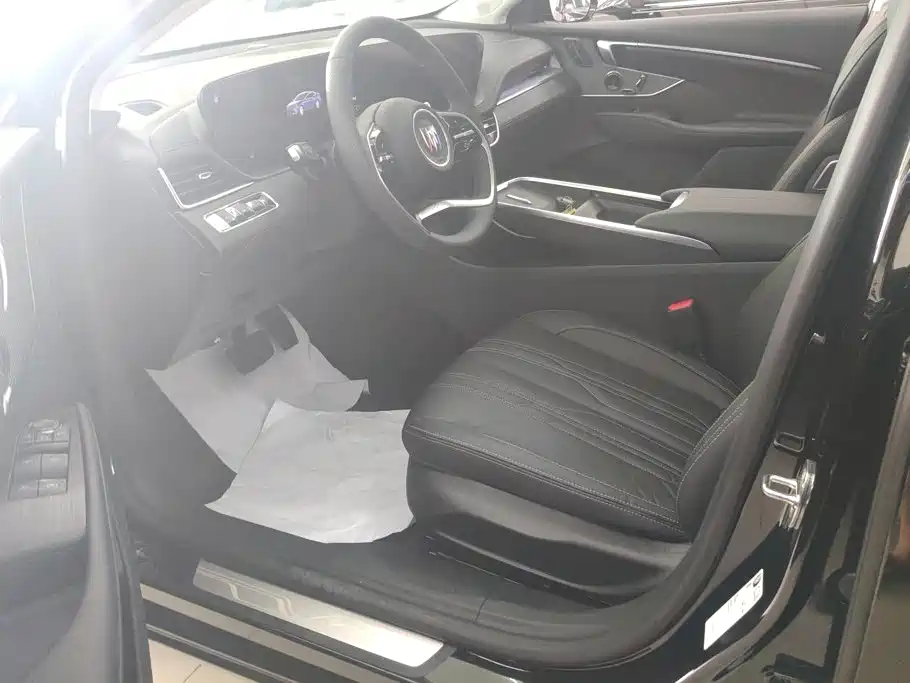 Buick LaCrosse 2025 2025 Platinum Avenir Edition
