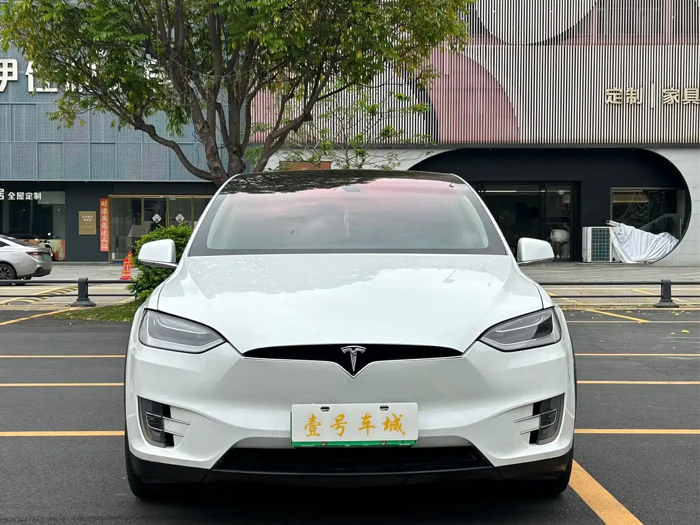 TESLA MODEL X