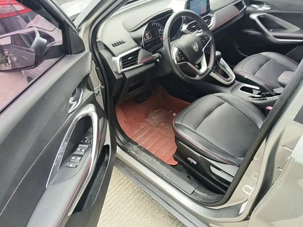 Baojun 510 2019 2019 1.5L CVT Superior Edition China VI
