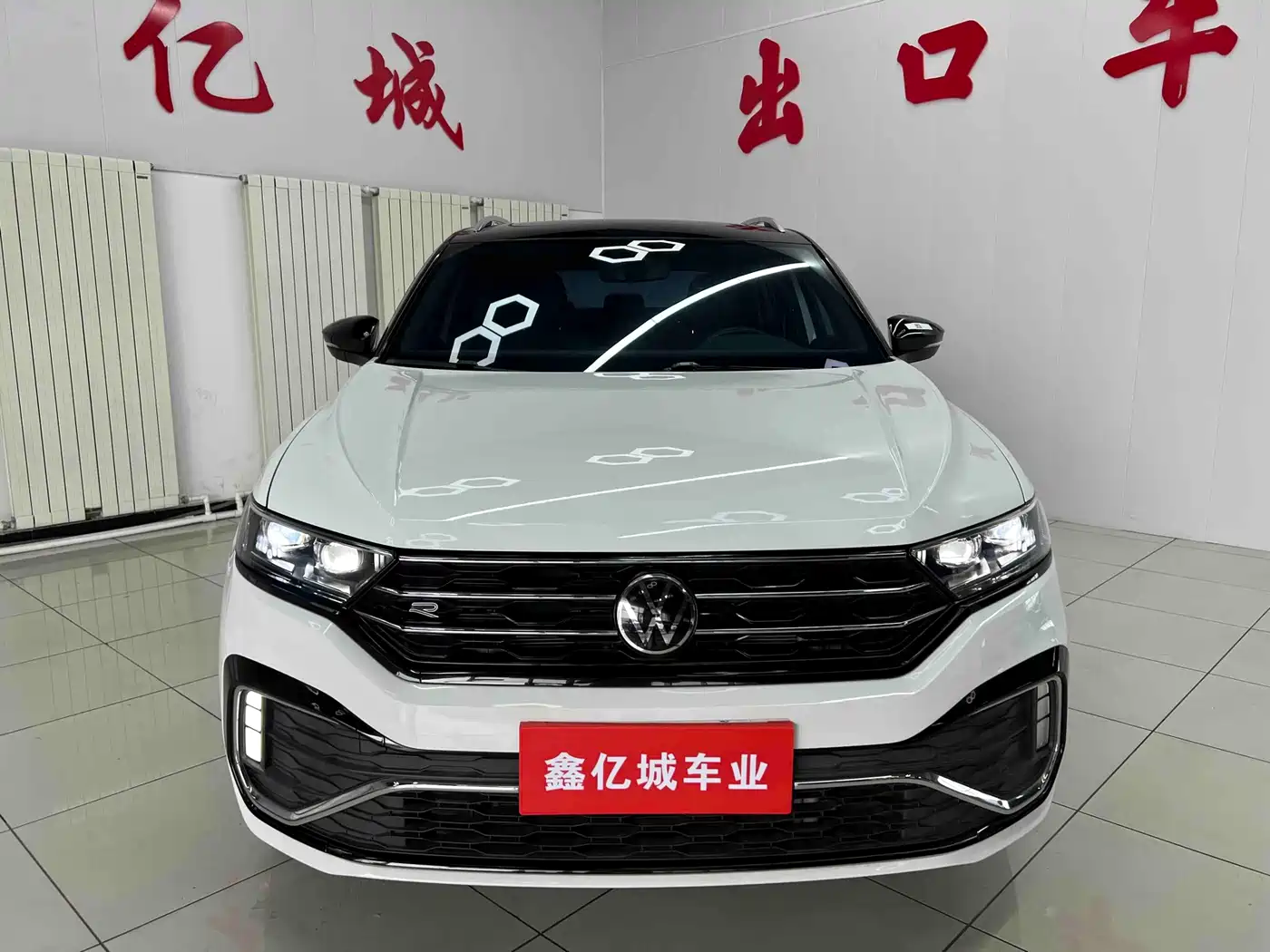 Volkswagen T-Roc, миниатюра 2