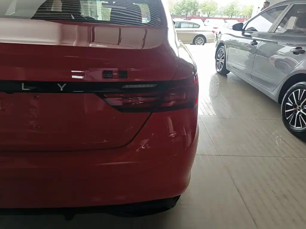 Фото 25 - Geely Binrui