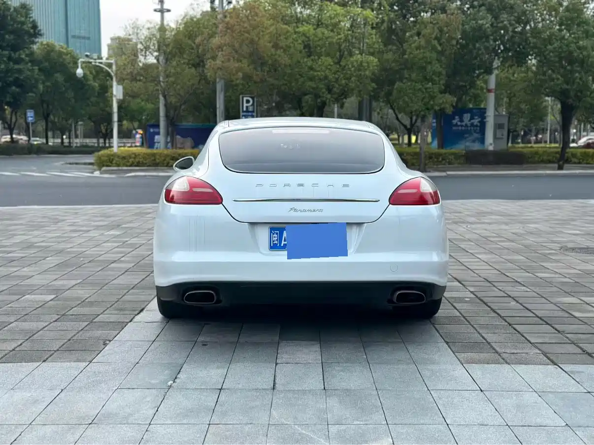 Porsche Panamera 2013 Panamera Platinum Edition 3.6L фото 8