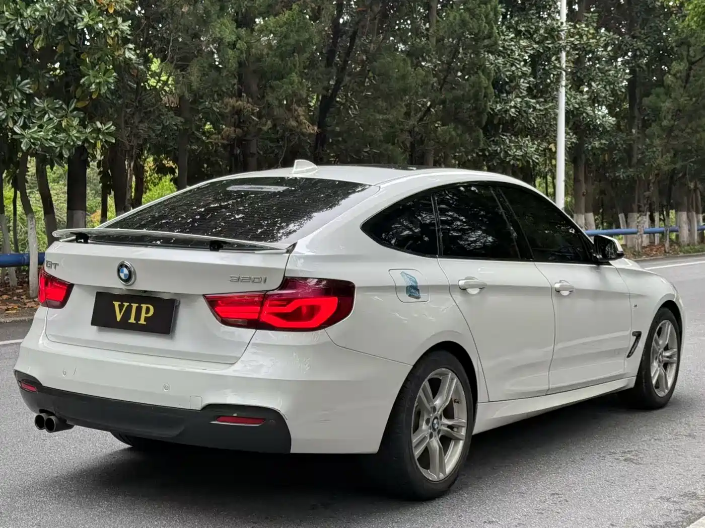 BMW 3 Series GT 2018 320i M Sport фото 8