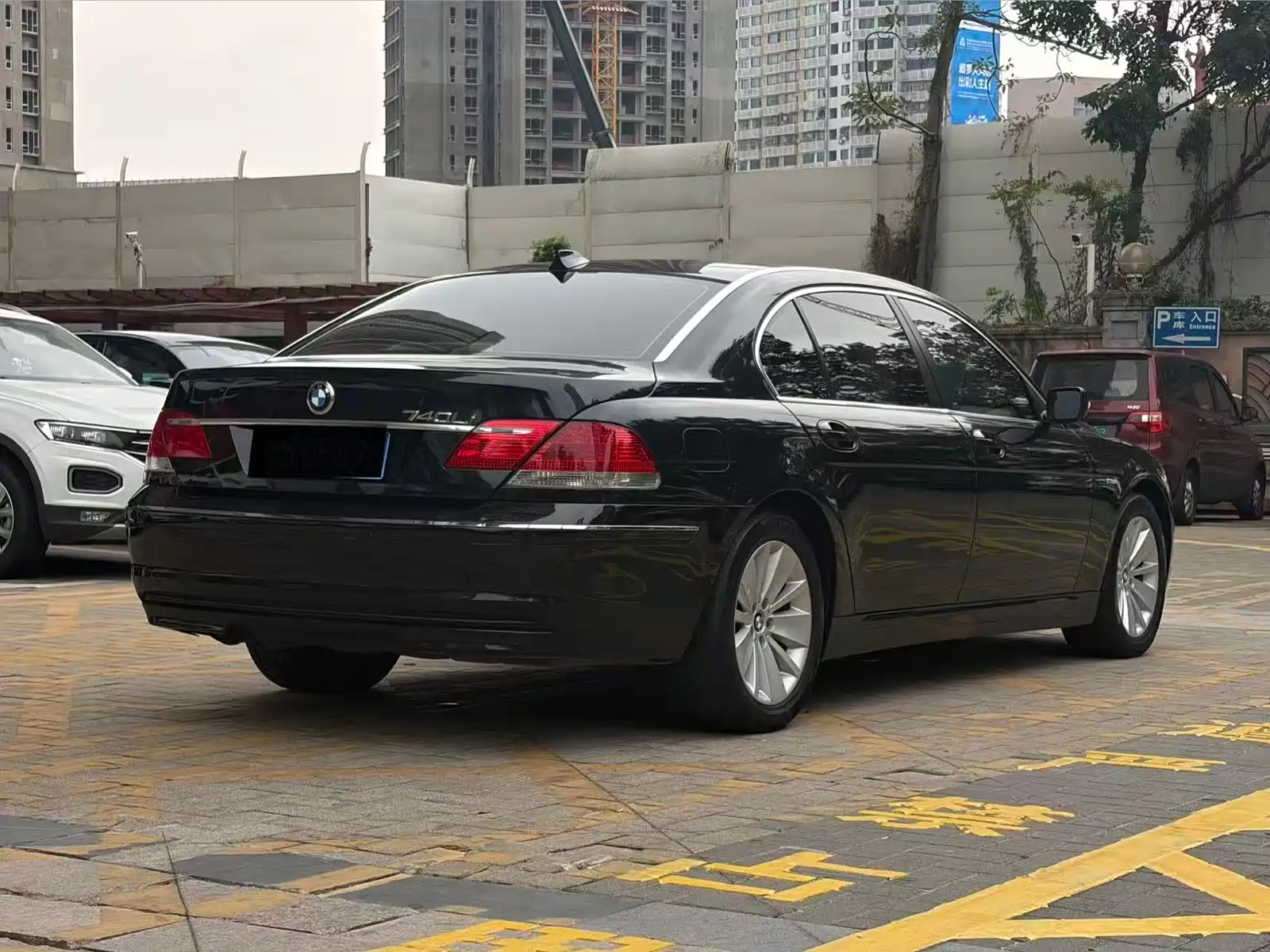 Фото 10 - BMW 7 Series