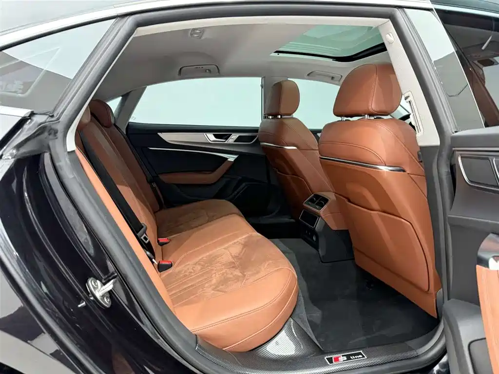 Audi A7L 2024 45 TFSI Luxury фото 20