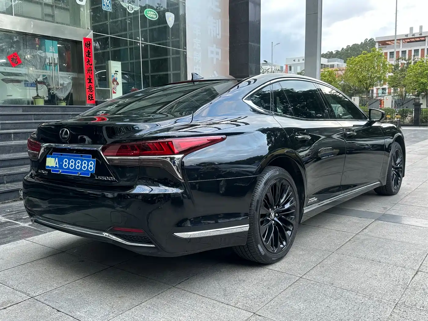 Lexus LS 2018 500h Executive Edition China V фото 7