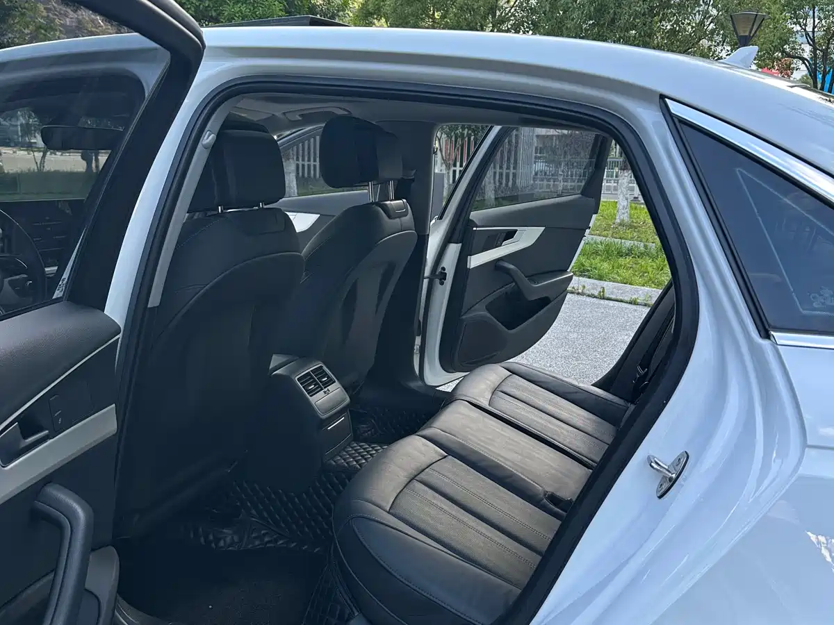 Audi A4L 2022 40 TFSI Luxury Dynamic фото 10