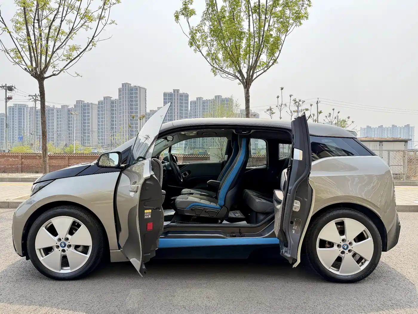 BMW I3