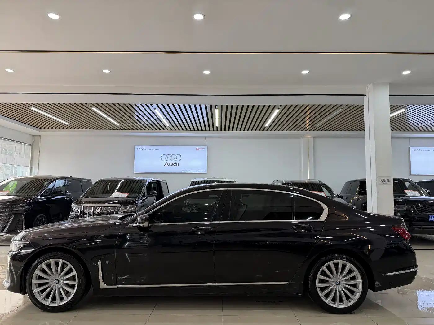 BMW 7 Series 2021 Model 730Li Luxury Package фото 3