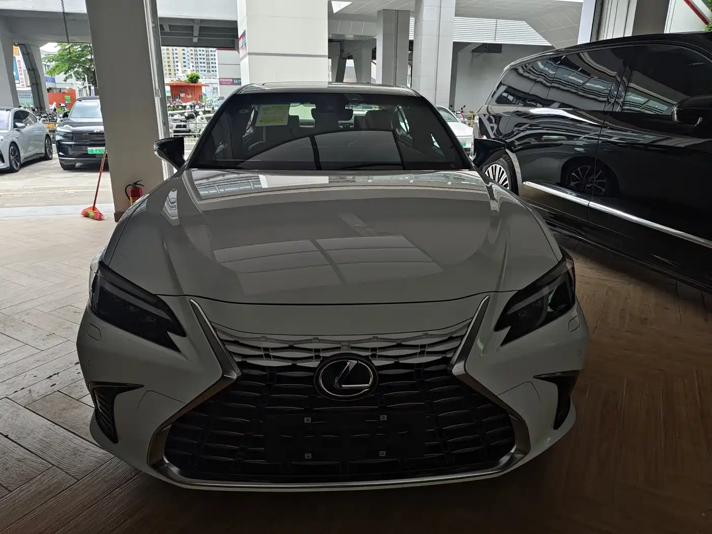 Lexus ES 2026 2025 200 Ultimate Edition
