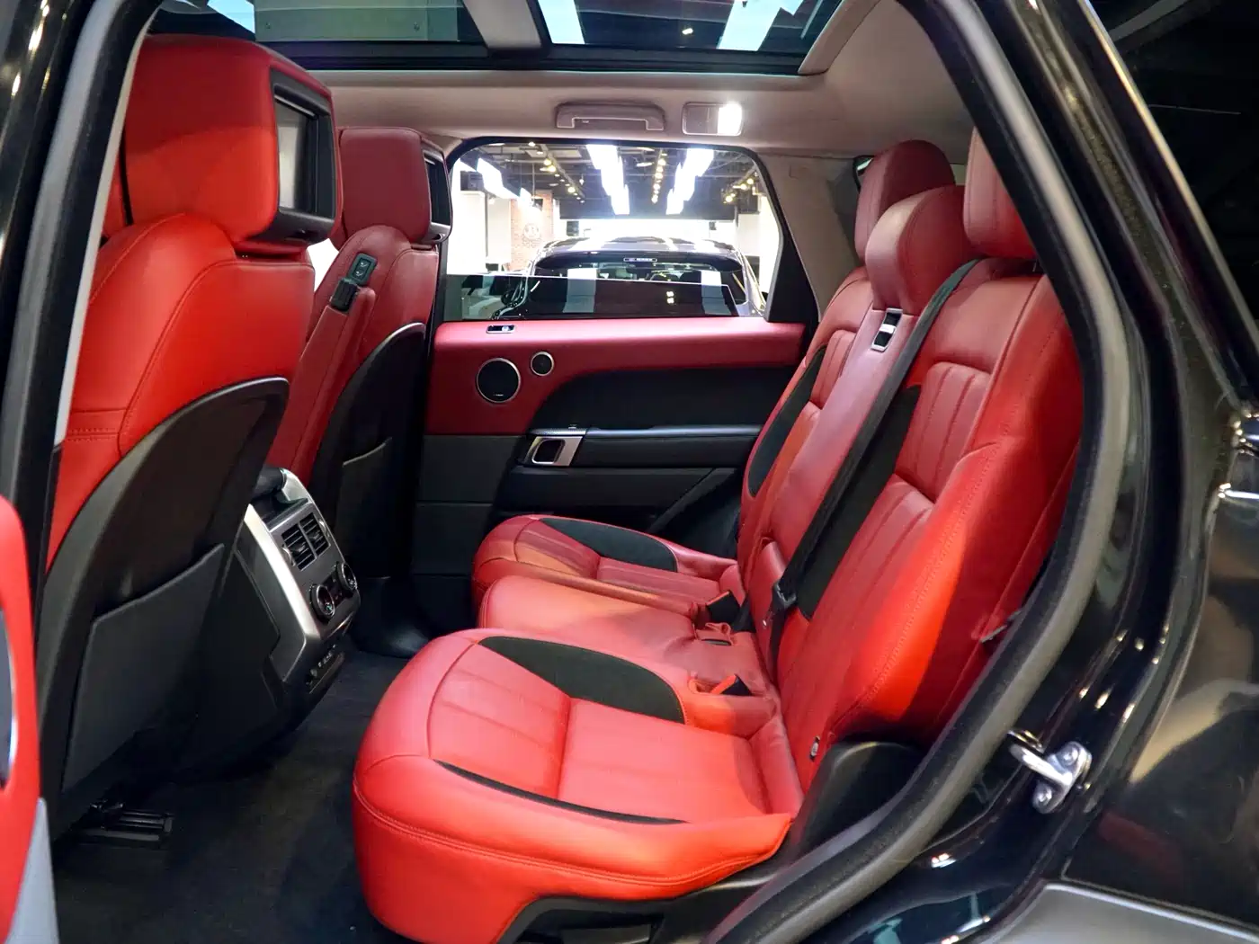 Land Rover Range Rover Sport 2021 3.0 L6 Gloss Black Edition фото 12