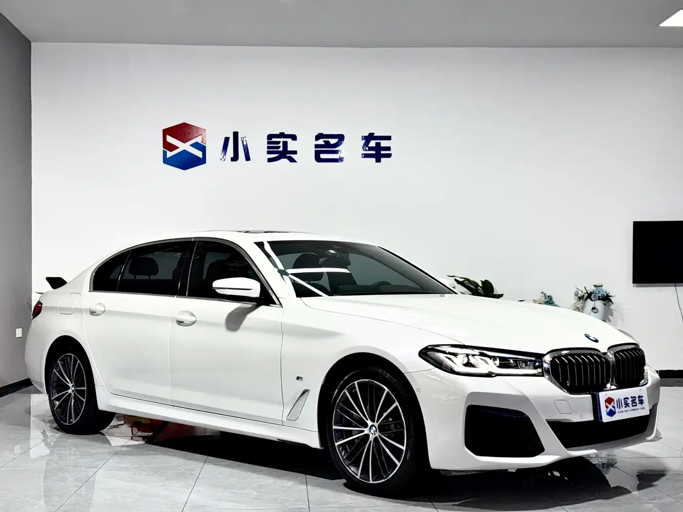 BMW 5 Series 2022 Facelift 530Li Leading M Sport Package фото 3