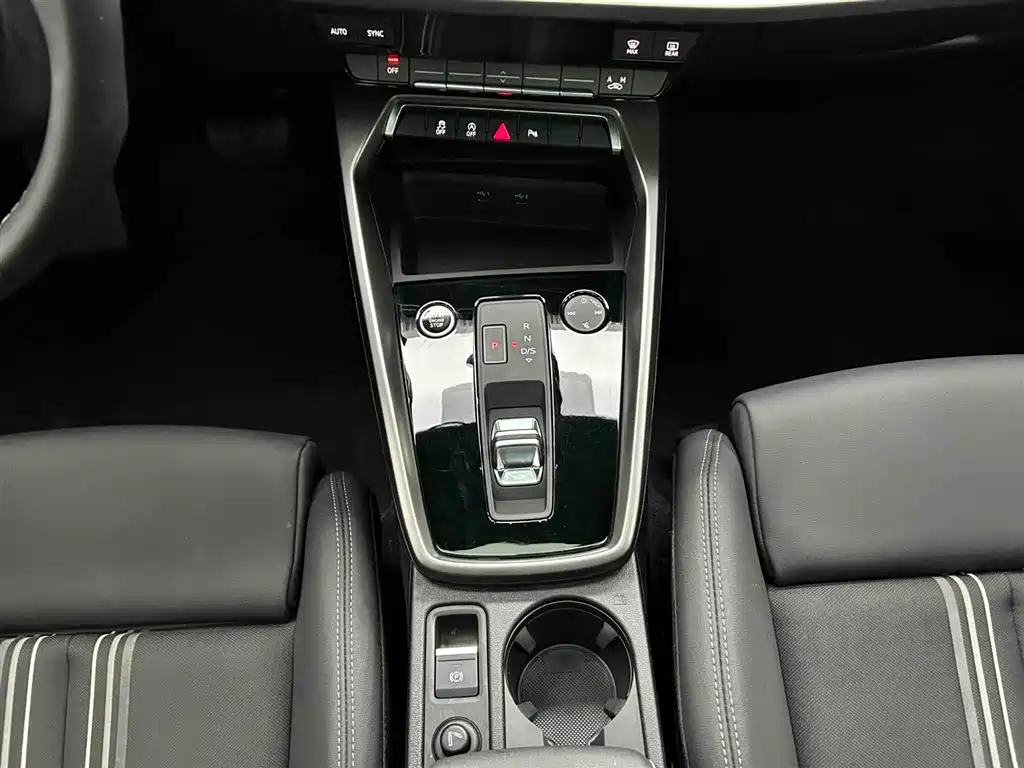 Audi A3 2023 A3L Limousine 35 TFSI Fashion Sport фото 5