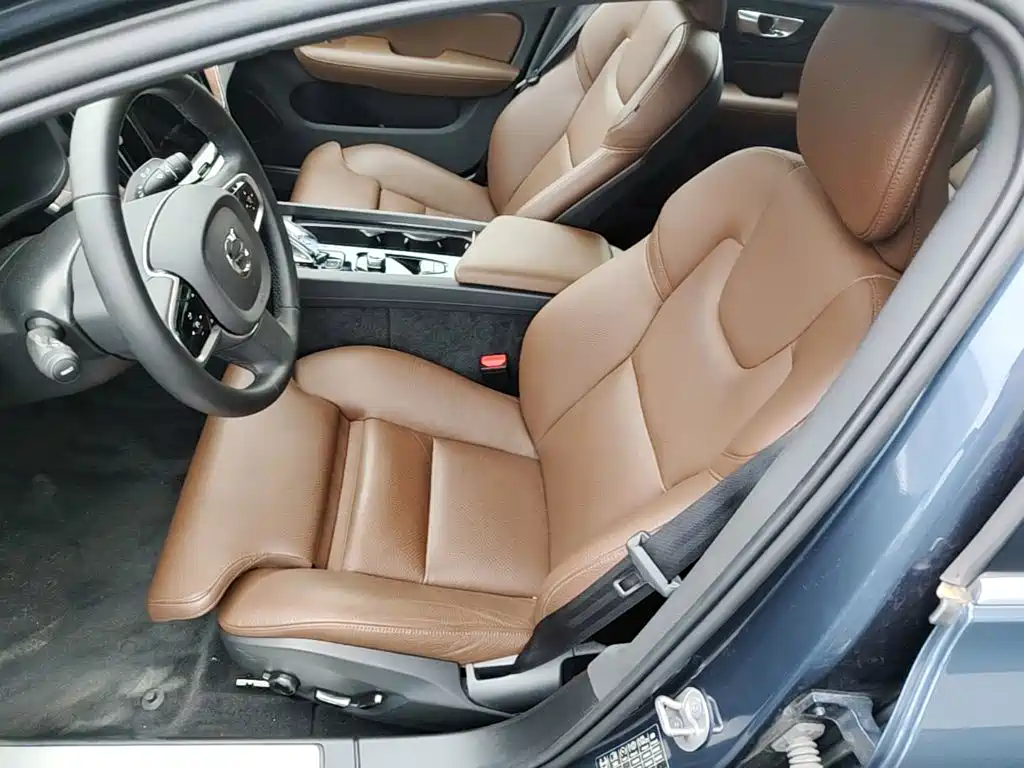 Фото 20 - Volvo S60