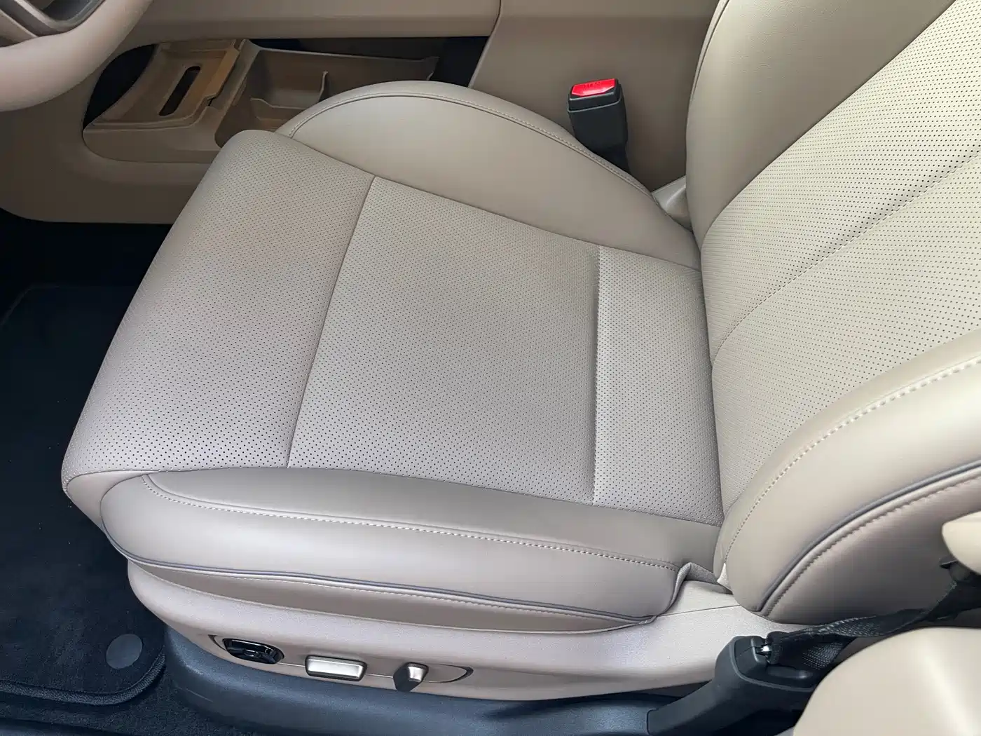 Li Auto i6 2025 2025 4WD Base Model