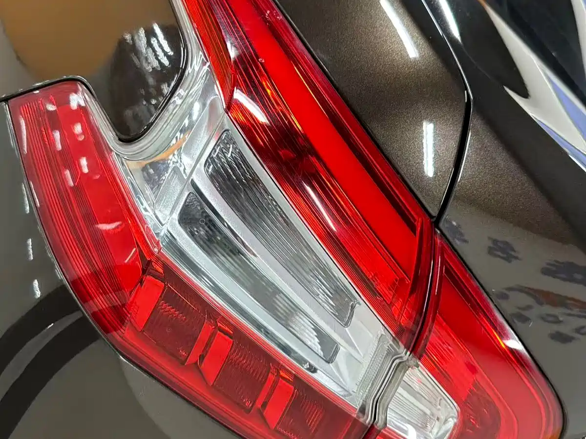 Peugeot 408 2016 1.6T Automatic Luxury Edition фото 15