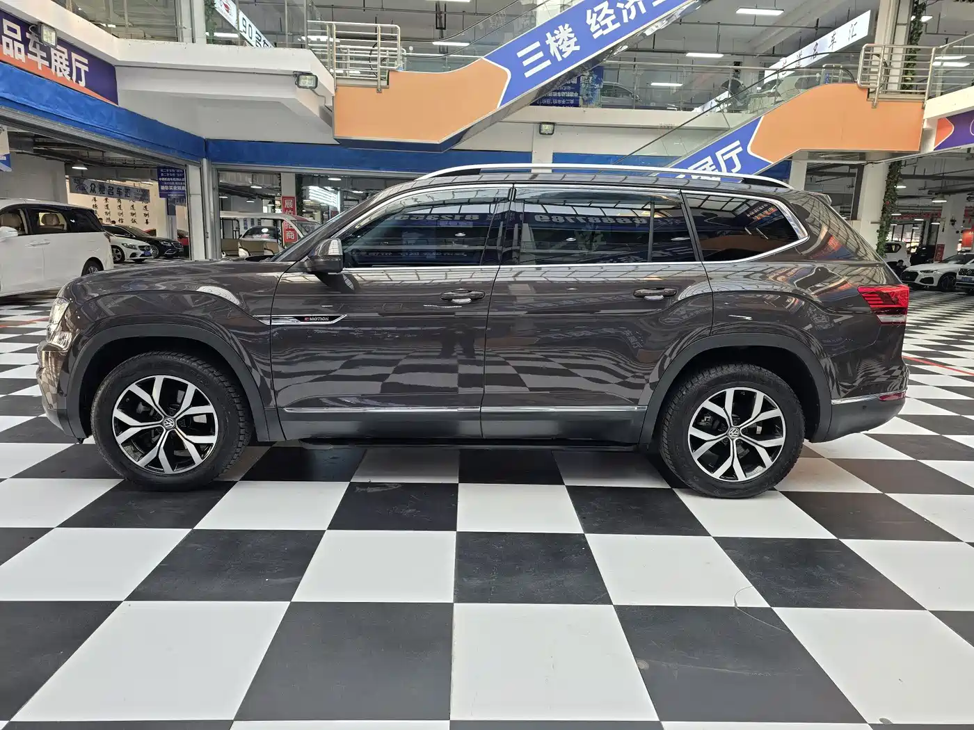 Volkswagen Teramont 2020 380TSI 4WD Luxury Edition China VI фото 4