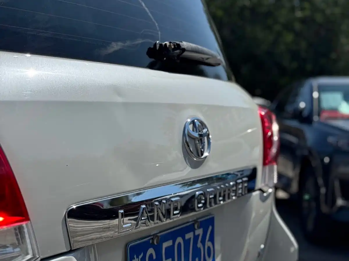 Toyota Land Cruiser (Import) 2015 2015 4.0L V6 Middle East Low Configuration Edition