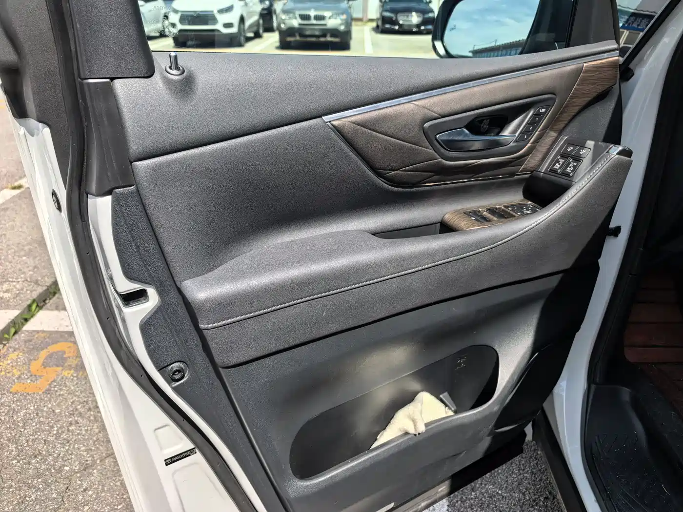 Toyota Alphard 2024 Hybrid 2.5L Prestige Edition фото 9
