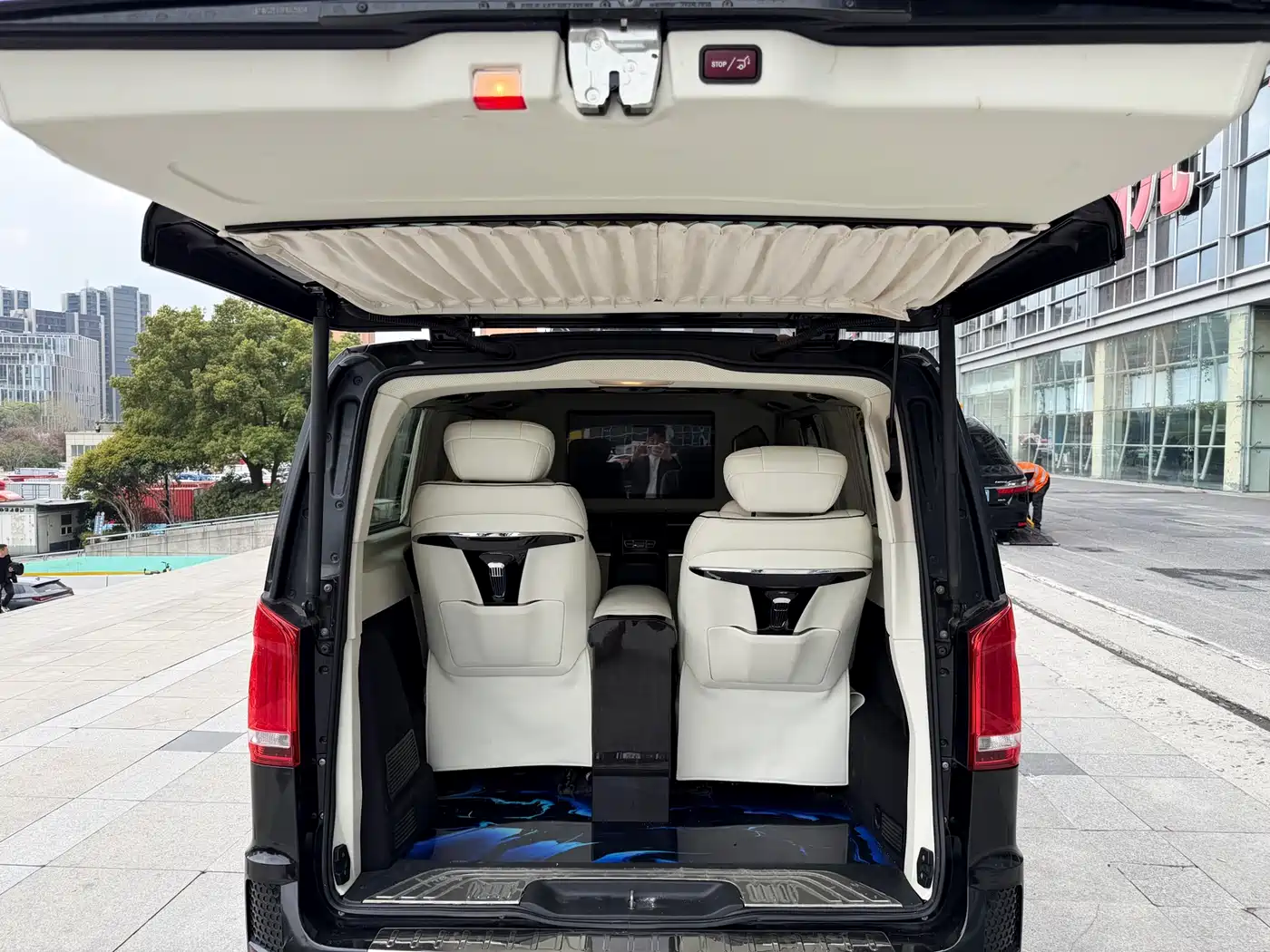 MERCEDES-BENZ V CLASS