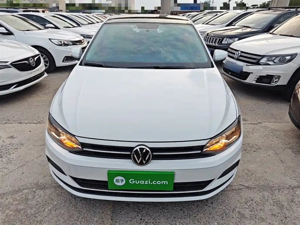 Volkswagen Polo 2023 Plus 1.5L Automatic Panorama Enjoyment Edition фото 3