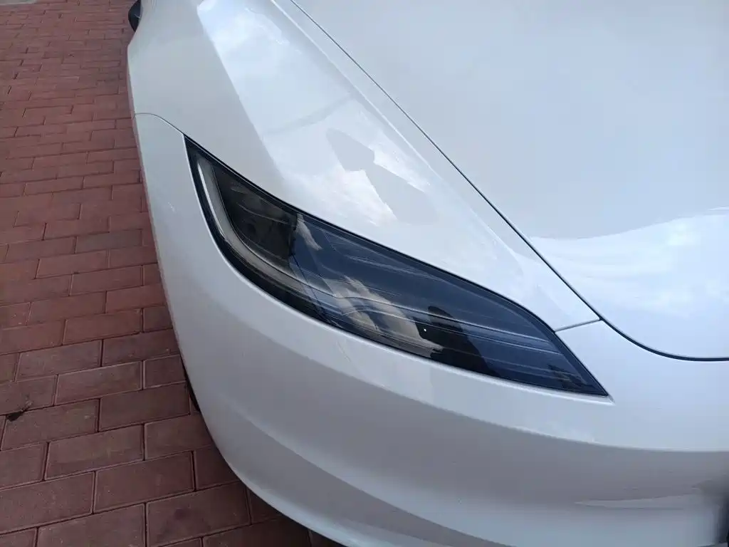 Tesla Model 3 2026 2025 Model Year Facelift Rear-Wheel Drive