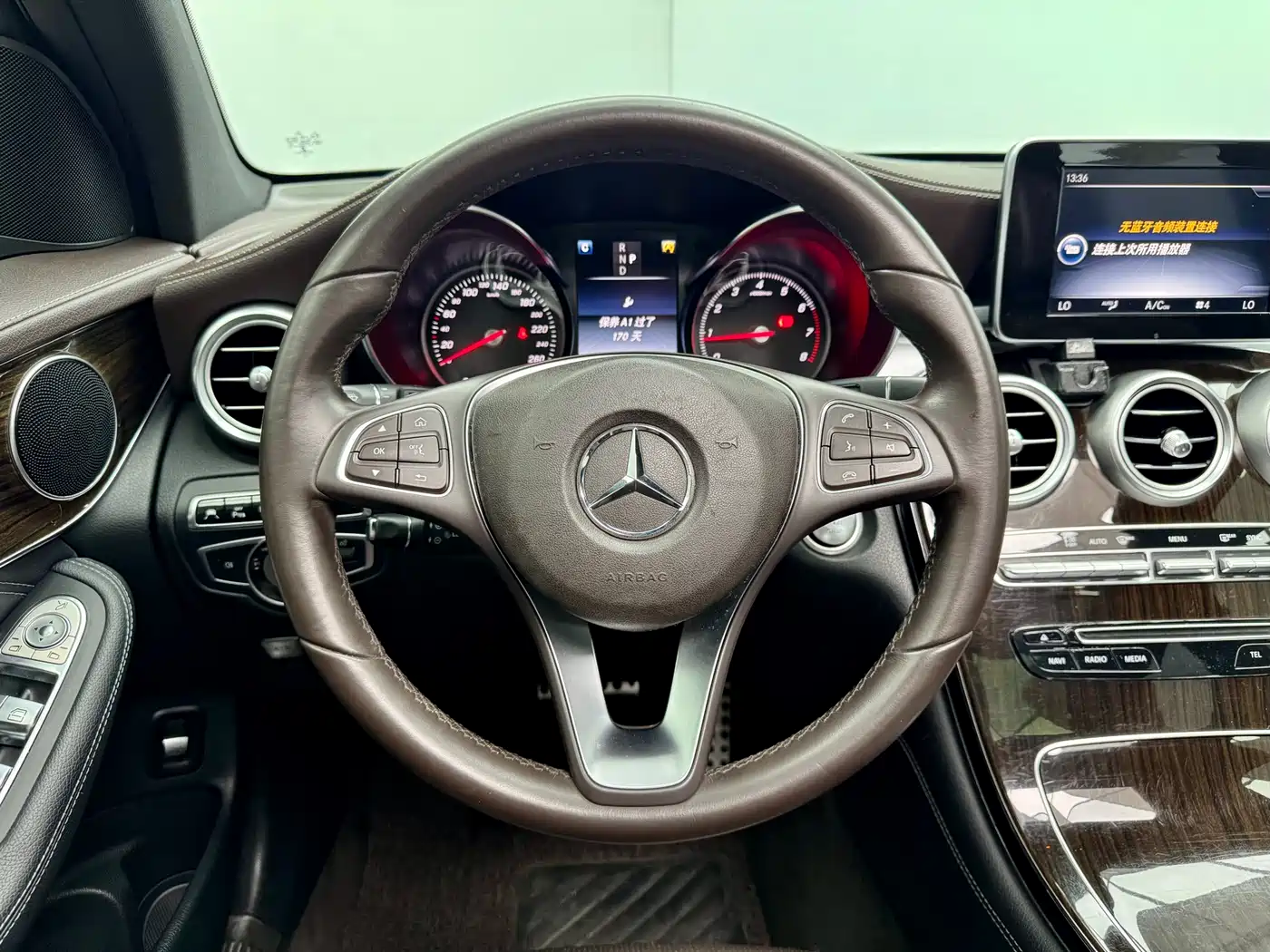 Mercedes-Benz GLC 2016 GLC 260 4MATIC Luxury фото 16