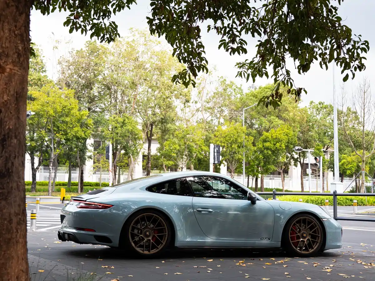 Porsche 911 2017 Carrera GTS 3.0T фото 21