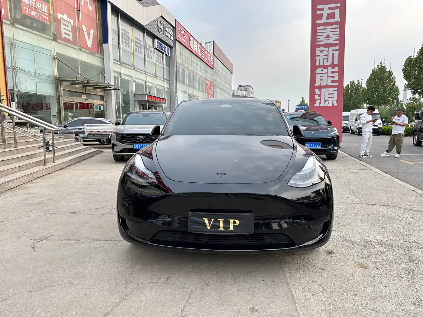 TESLA MODEL Y
