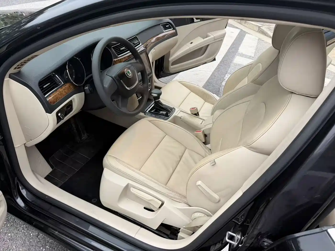 Škoda Superb 2013 2012 1.8TSI Automatic Elegance Edition