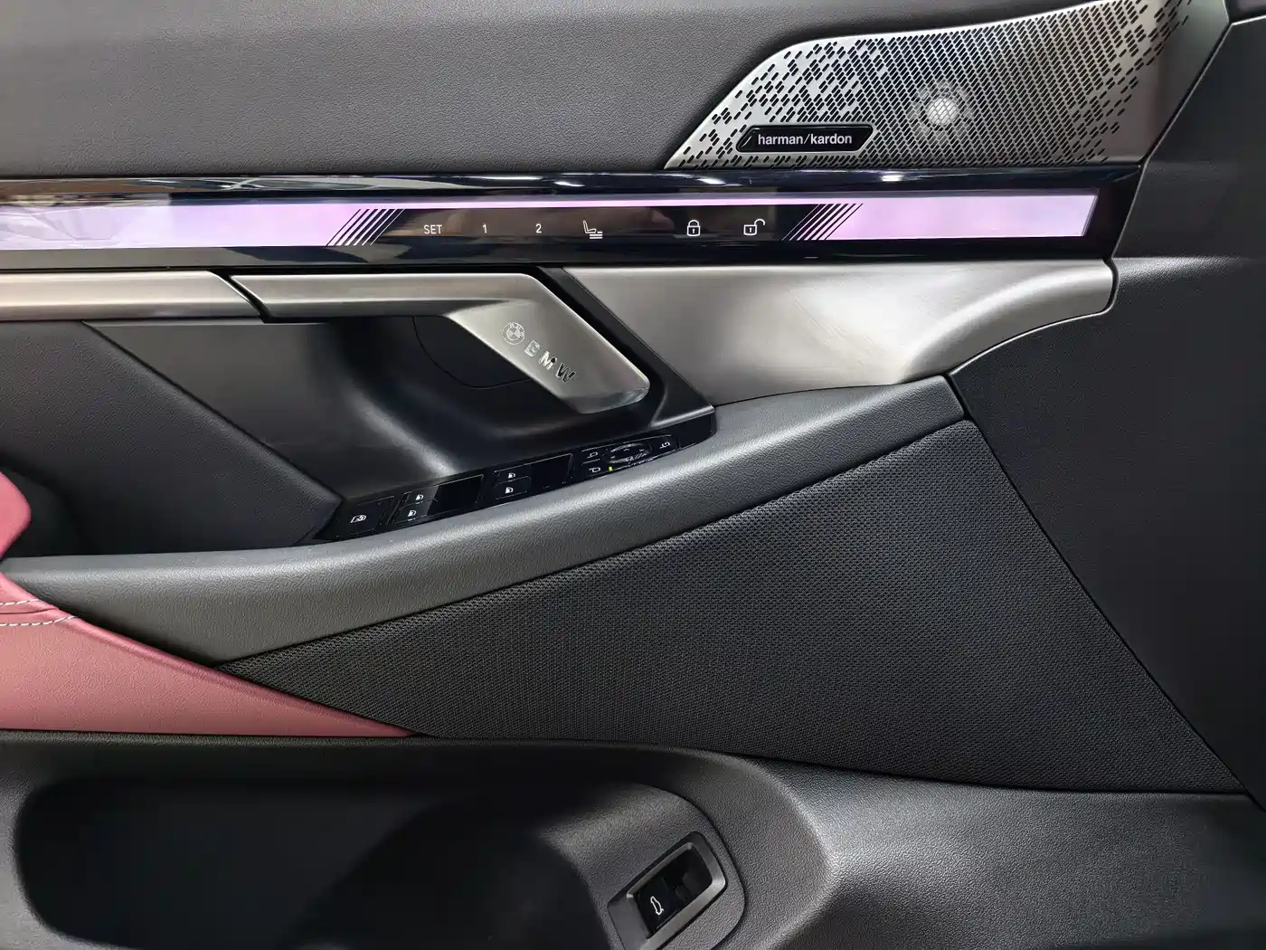 BMW 5 Series 2025 530Li Leading M Sport Package фото 13