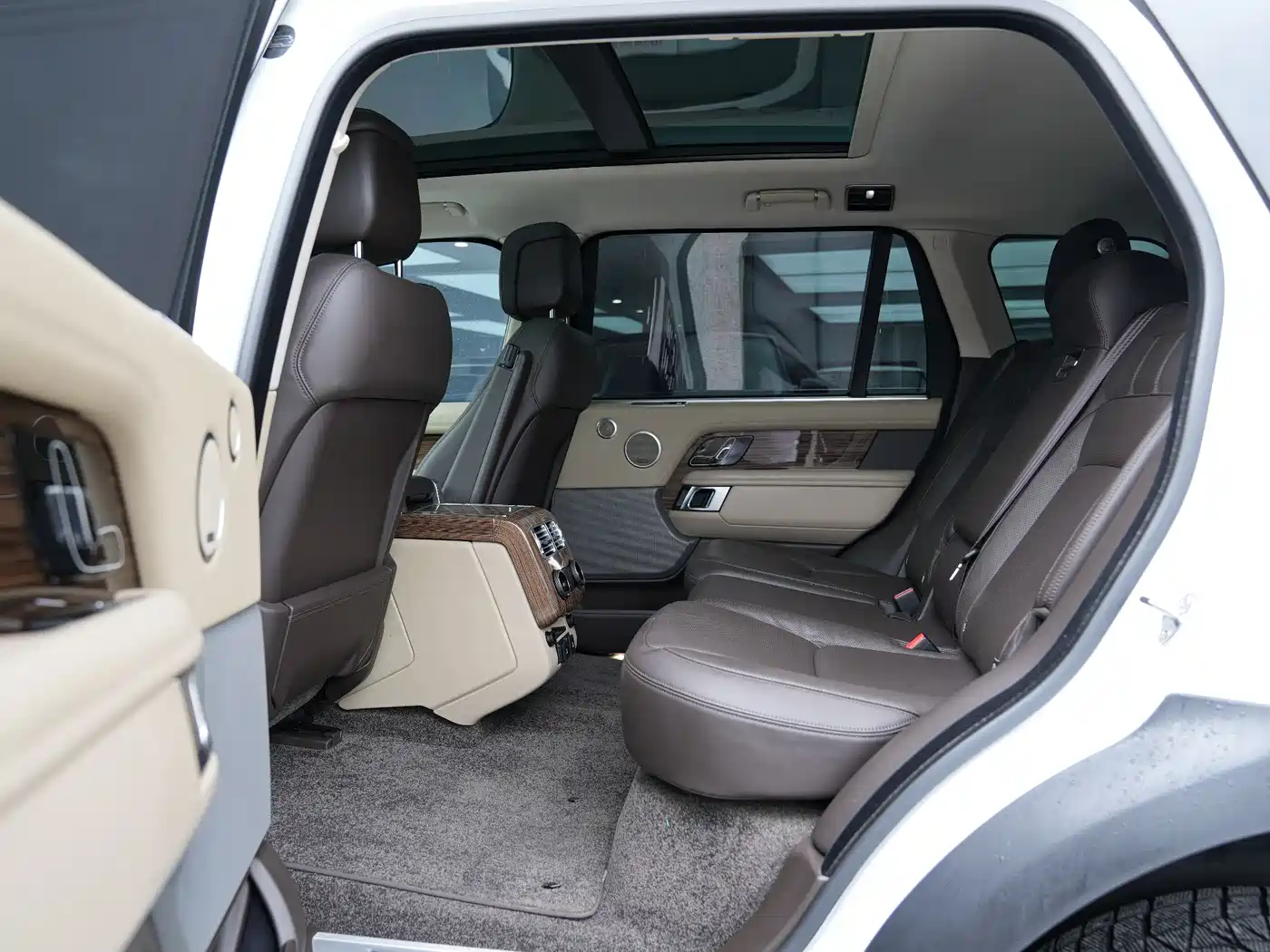 Land Rover Range Rover 2018 3.0 SC V6 Vogue Heritage Extended Edition фото 6