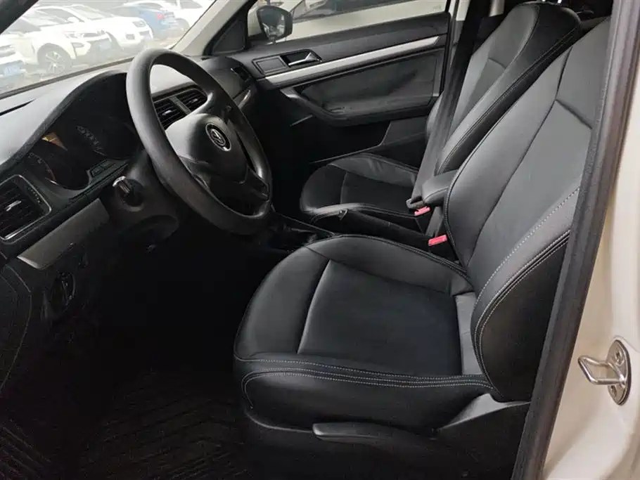 Volkswagen Lavida 2017 1.6L Automatic Trend Edition фото 9